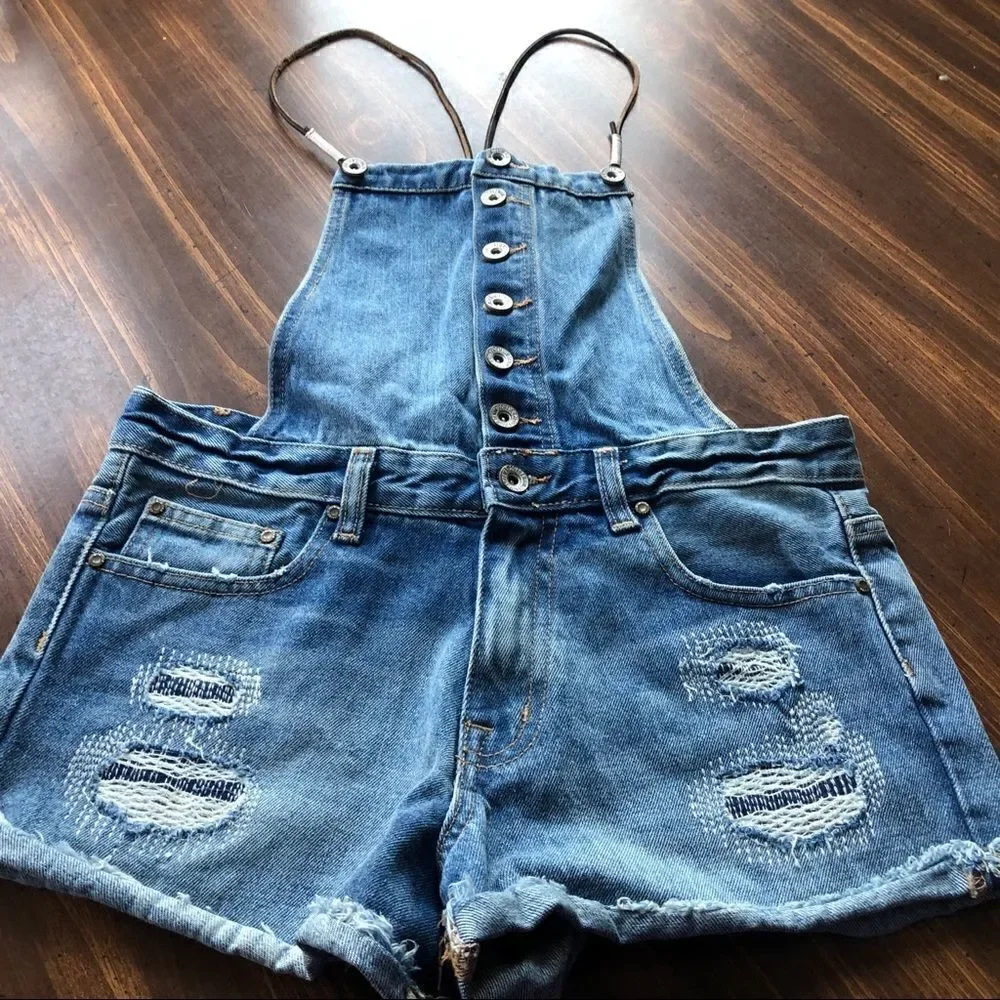 Forever 21 Distressed Size 24 Jean Short Bibs!